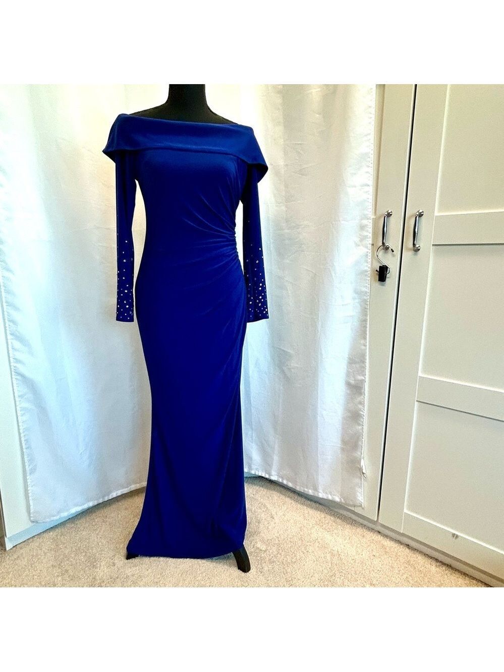 VINCE CAMUTO Cobalt Royal Blue Rhinestone Embellished Off-Shoulder Gown dress 8 - Picture 4 of 17